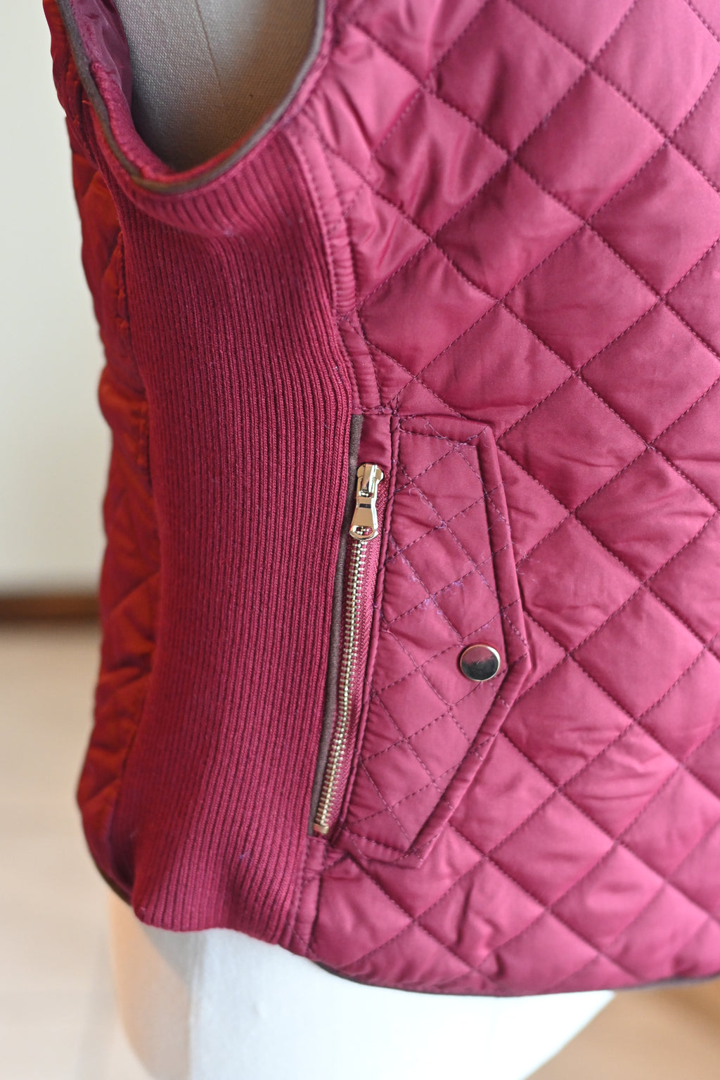 Suede Piping Quilted Padding Vest