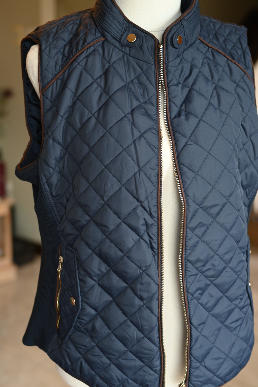 Suede Piping Quilted Padding Vest